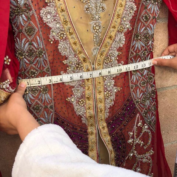 Red and gold Pakistani party wear. - Picture 5 of 8